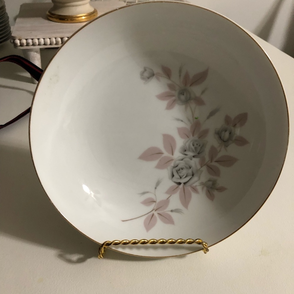 Mikasa Rosecrest 9” Round Vegetable Bowl